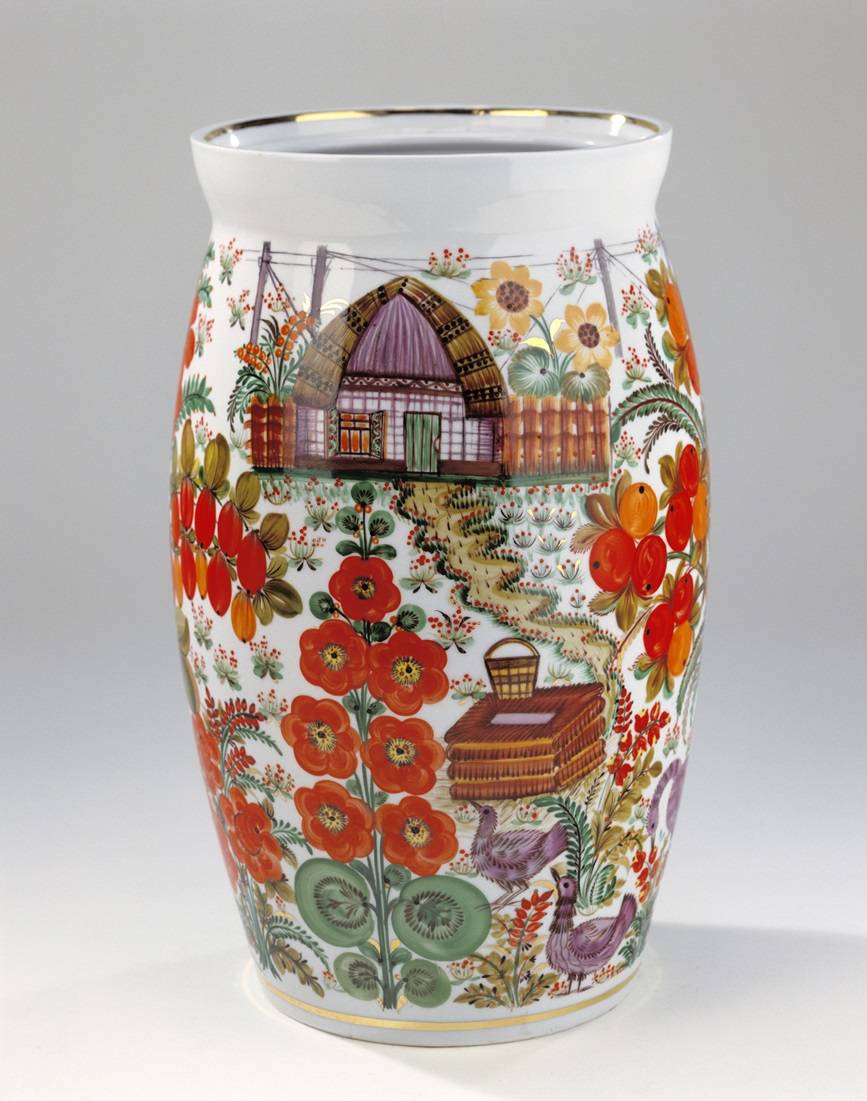 Decorative vase in the Yard