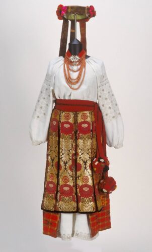 Дівочий святковий одяг. Полтавська обл.