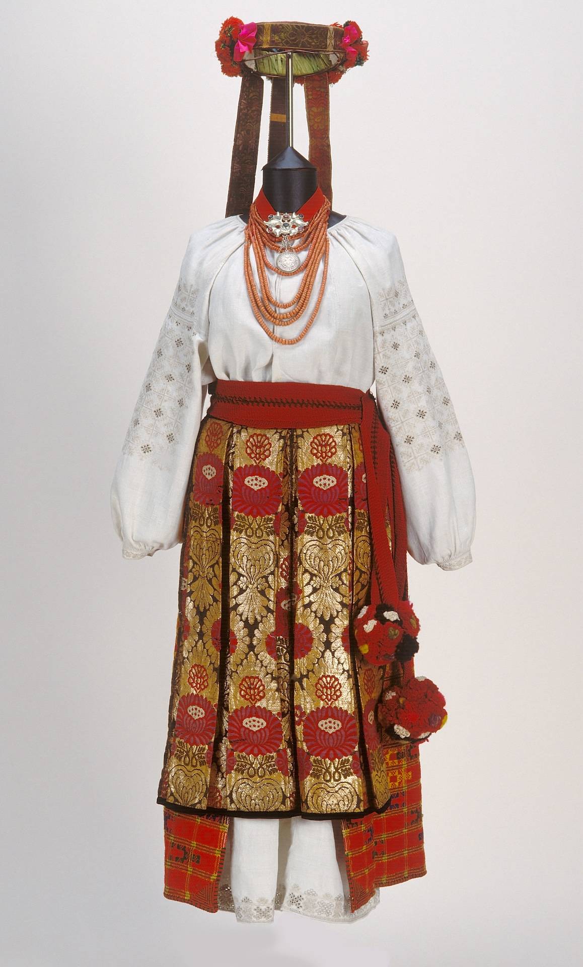 Дівочий святковий одяг. Полтавська обл.