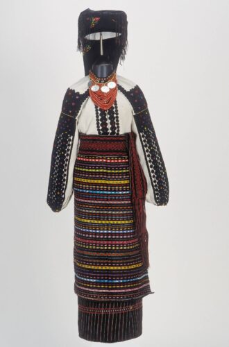 Жіночий святковий одяг. Тернопільська обл.